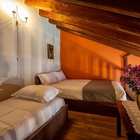 La Noi Guesthouse Samarina Bagian luar foto