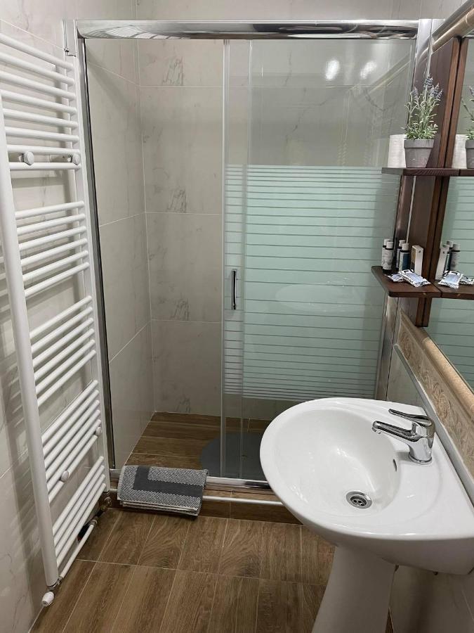 La Noi Guesthouse Samarina Bagian luar foto