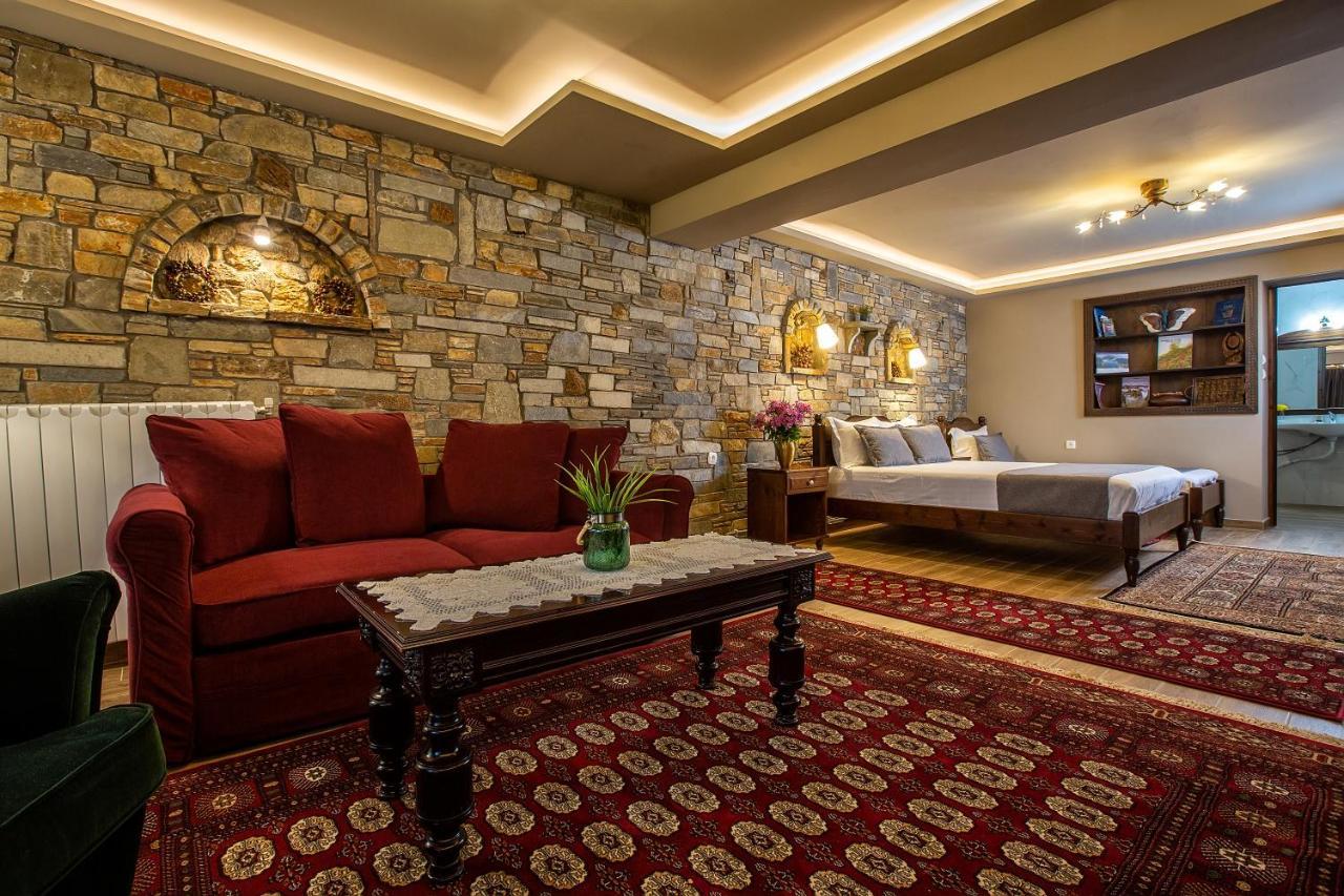 La Noi Guesthouse Samarina Bagian luar foto