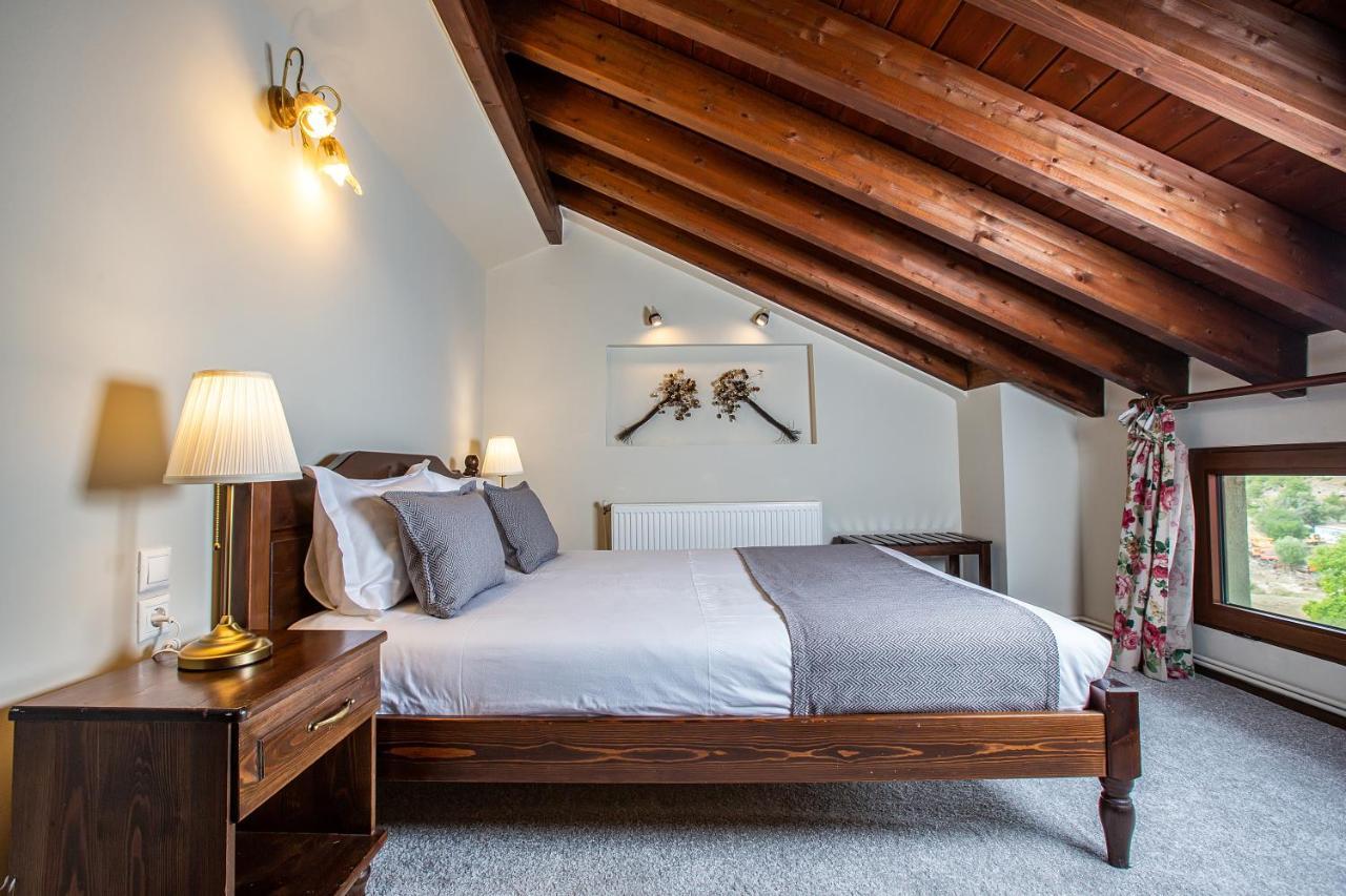 La Noi Guesthouse Samarina Bagian luar foto