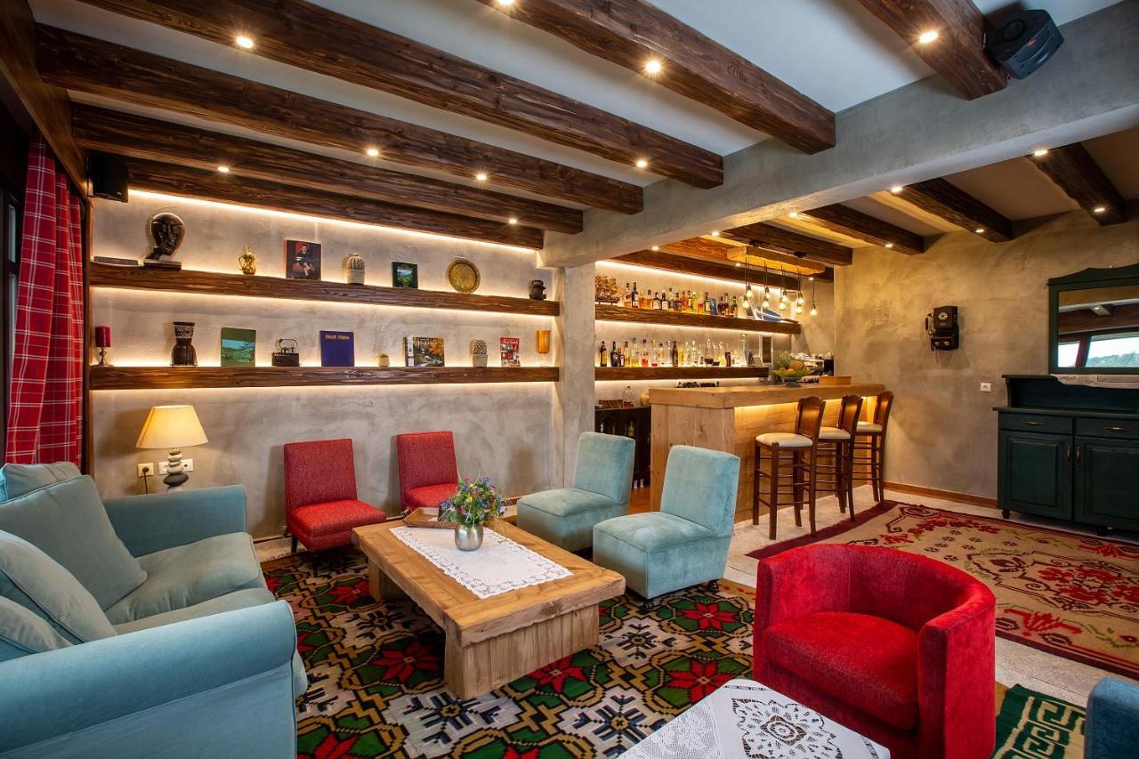 La Noi Guesthouse Samarina Bagian luar foto