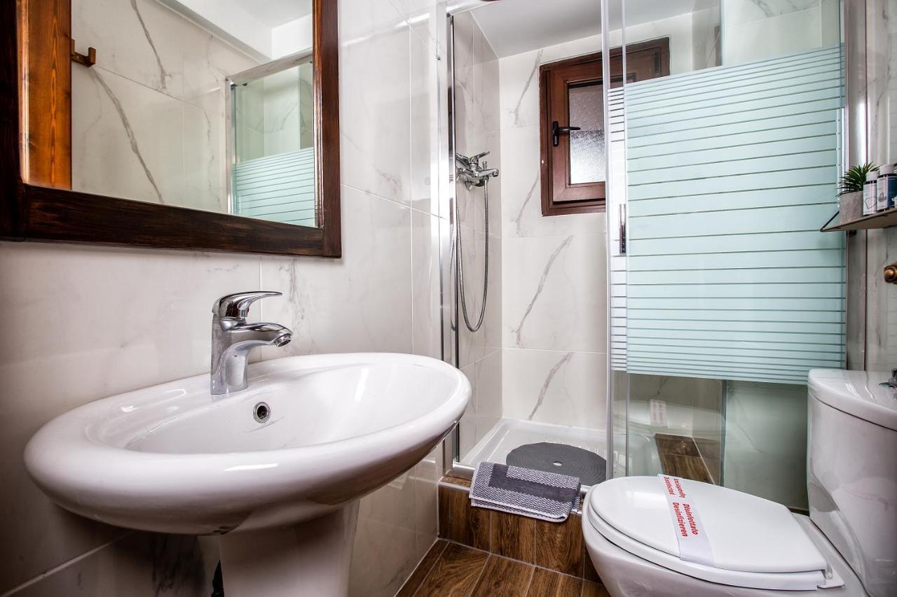 La Noi Guesthouse Samarina Bagian luar foto
