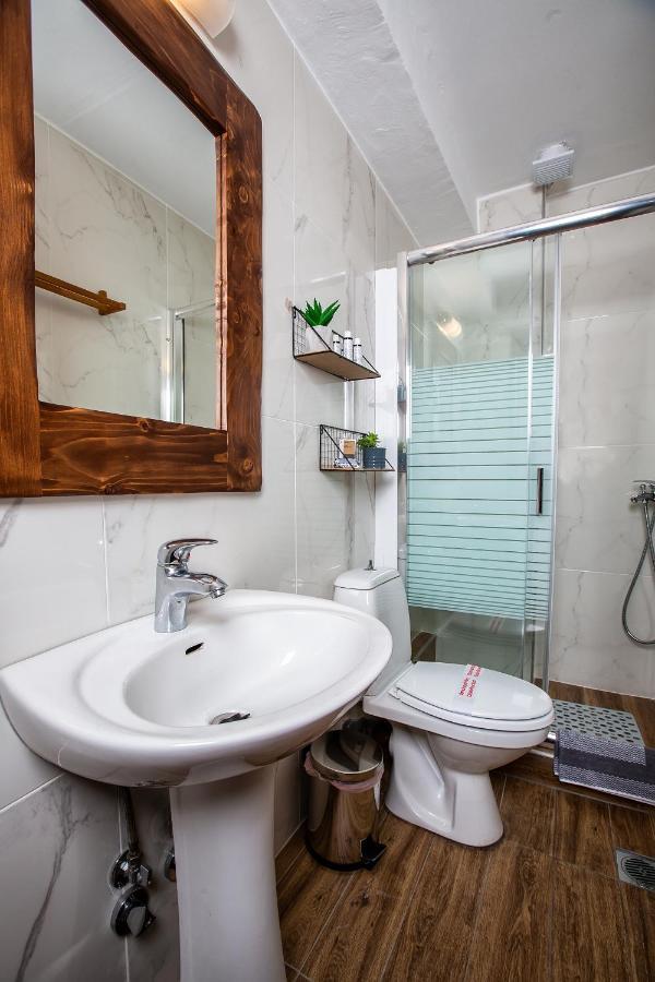 La Noi Guesthouse Samarina Bagian luar foto